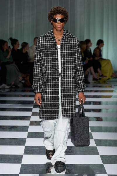 Look 21